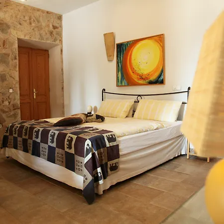 Weingut & Davero Hotel Binisalem